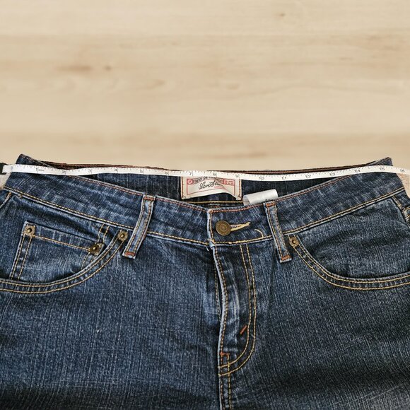 LEVI'S Signature Low Rise Bootcut Jeans👖🐎 - Picture 3 of 5
